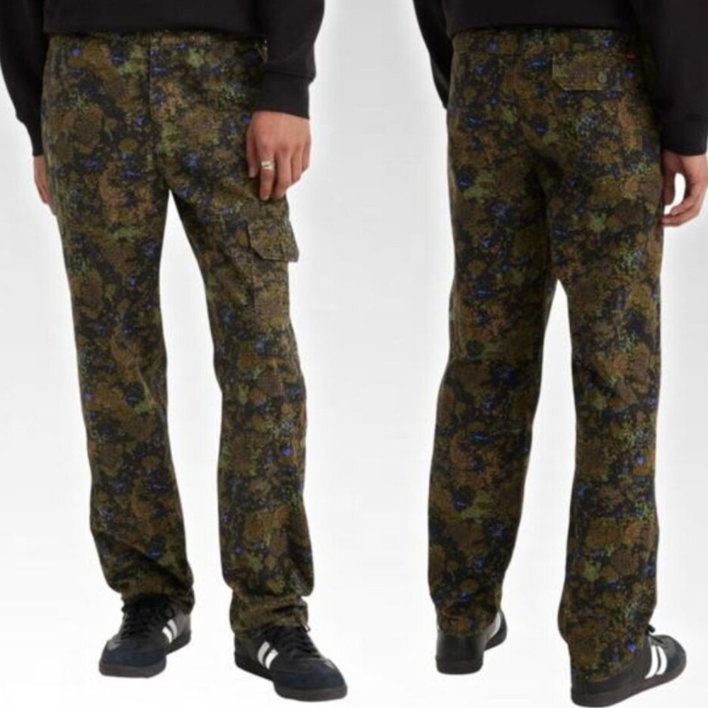 NWT 2X LEVI'S Olive Green 🫒with Blue 🔵 Patch Pocket Cargo Pants